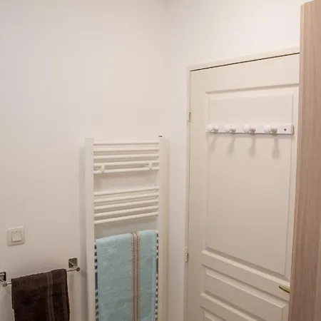 Апартаменты Petit Nid Douillet *